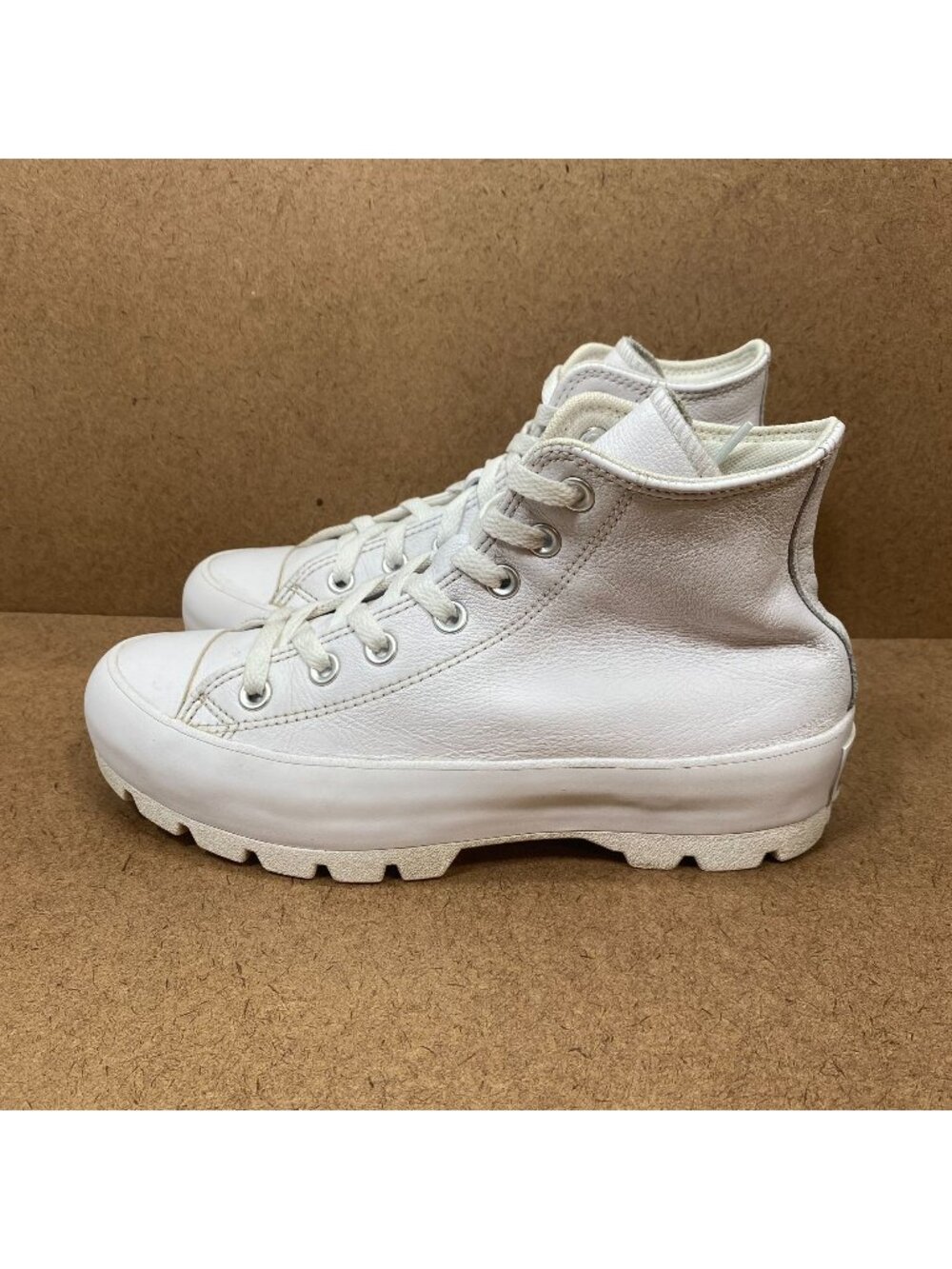 Converse Womens Chuck Taylor All Star White Leather High-Top Sneakers Size 7.5